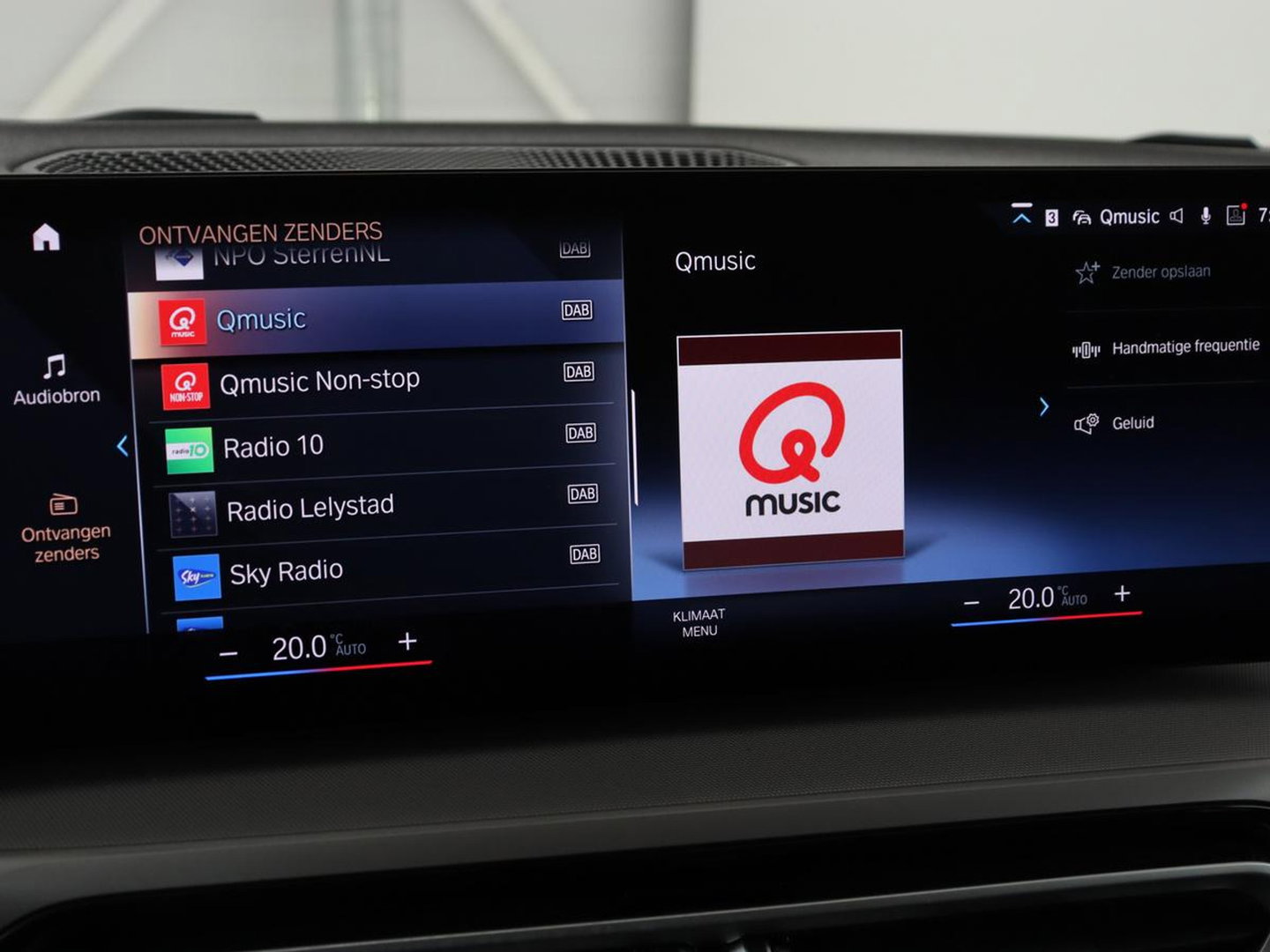 BMW 3 Serie 318i | Leder | Adaptive cruise | Stoelverwarming | Memory | Live Cockpit | Sportstoelen | Carplay | Keyless | Trekhaak | Parkeerhulp | Climate control | Full LED | Origineel NL