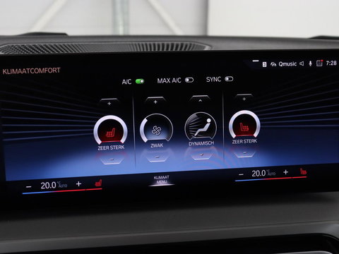 BMW 3 Serie 318i | Leder | Adaptive cruise | Stoelverwarming | Memory | Live Cockpit | Sportstoelen | Carplay | Keyless | Trekhaak | Parkeerhulp | Climate control | Full LED | Origineel NL