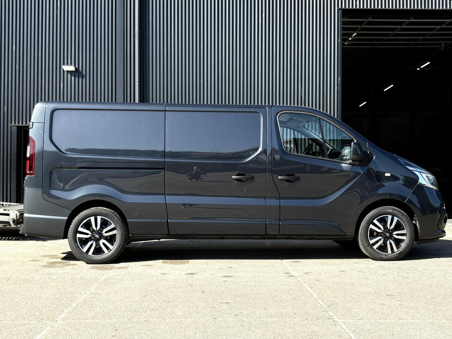 Renault Trafic 2.0 dCi 120 L2H1 MARGE | LMV | ZEER NETTE BUS | CAMERA | LED |