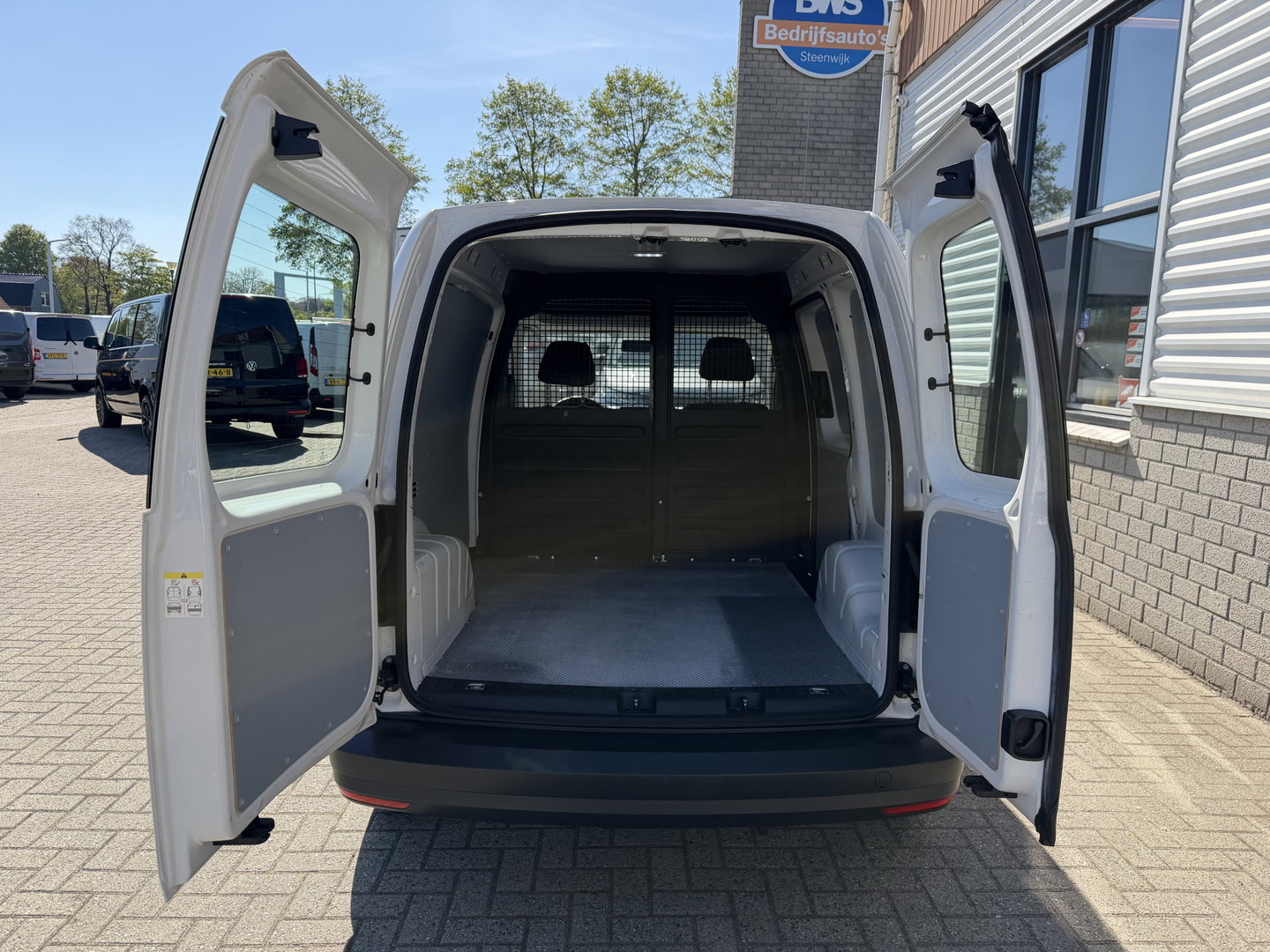 Volkswagen Caddy 1.0 TSI L1H1 BMT Trendline benzine grijs kenteken / euro 6 / bpm vrij / vaste prijs rijklaar € 14.950 ex btw / lease vanaf € / airco / schuifdeur
