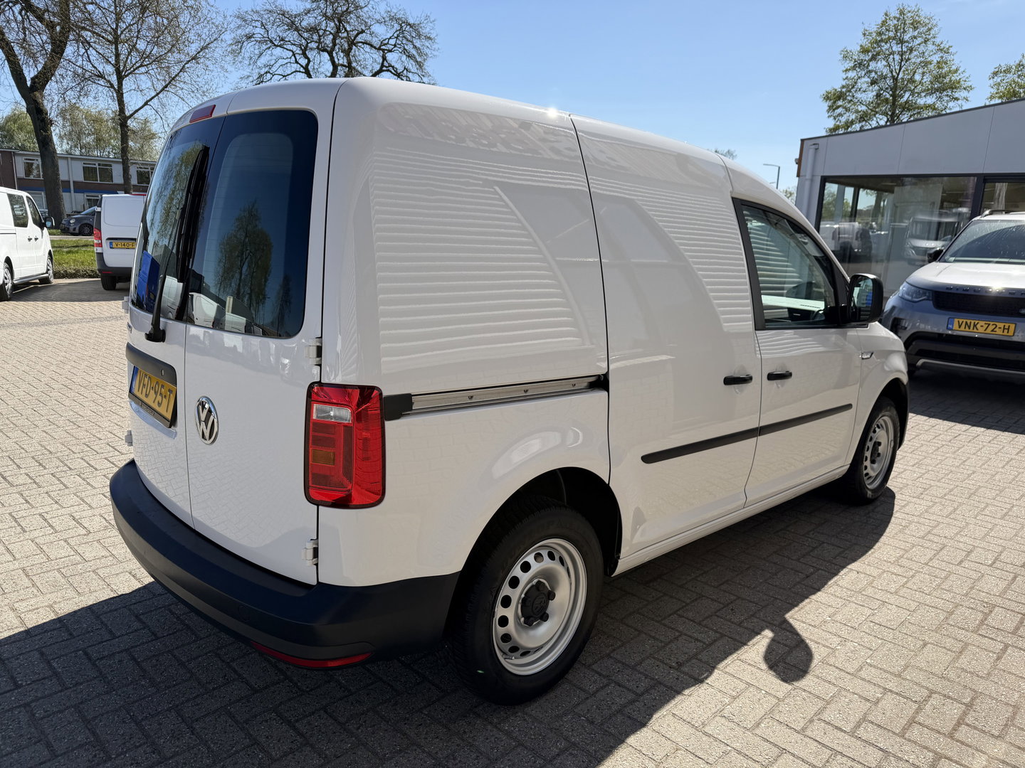 Volkswagen Caddy 1.0 TSI L1H1 BMT Trendline benzine grijs kenteken / euro 6 / bpm vrij / vaste prijs rijklaar € 14.950 ex btw / lease vanaf € / airco / schuifdeur