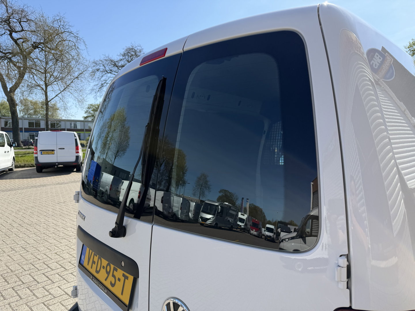 Volkswagen Caddy 1.0 TSI L1H1 BMT Trendline benzine grijs kenteken / euro 6 / bpm vrij / vaste prijs rijklaar € 14.950 ex btw / lease vanaf € / airco / schuifdeur