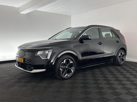 Kia Niro EV DynamicLine 64.8 kWh [ 3-Fase-11kW] {SOH-100%} (INCL-BTW) *LEATHER-FABRIC | ADAPTIVE-CRUISE | DIGI-COCKPIT | KEYLESS | CAMERA | DAB | COMFORT-SEATS | SHIFTPADDLES | ECC | PRIVACY-GLASS | PDC | 17''ALU*