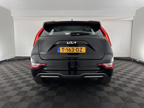 Kia Niro EV DynamicLine 64.8 kWh [ 3-Fase-11kW] {SOH-100%} (INCL-BTW) *LEATHER-FABRIC | ADAPTIVE-CRUISE | DIGI-COCKPIT | KEYLESS | CAMERA | DAB | COMFORT-SEATS | SHIFTPADDLES | ECC | PRIVACY-GLASS | PDC | 17''ALU*