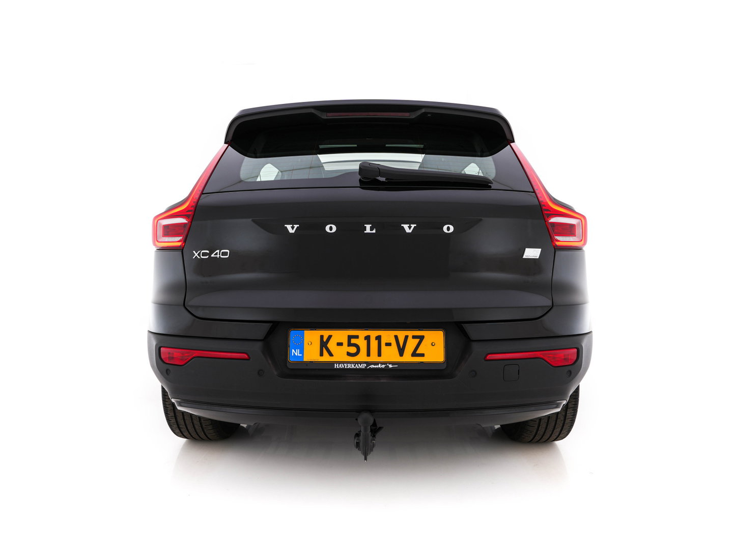 Volvo XC40 Recharge P8 AWD R-Design [ 3-Fase ] (INCL.BTW) Aut. *PANO | LEATHER-ALCANTARA | ADAPTIVE-CRUISE | DIGI-COCKPIT | FULL-LED | CAMERA | NAVI-FULLMAP | ECC | PDC | KEYLESS | HEATED-SPORTSEATS | TOWBAR | 19''ALU*