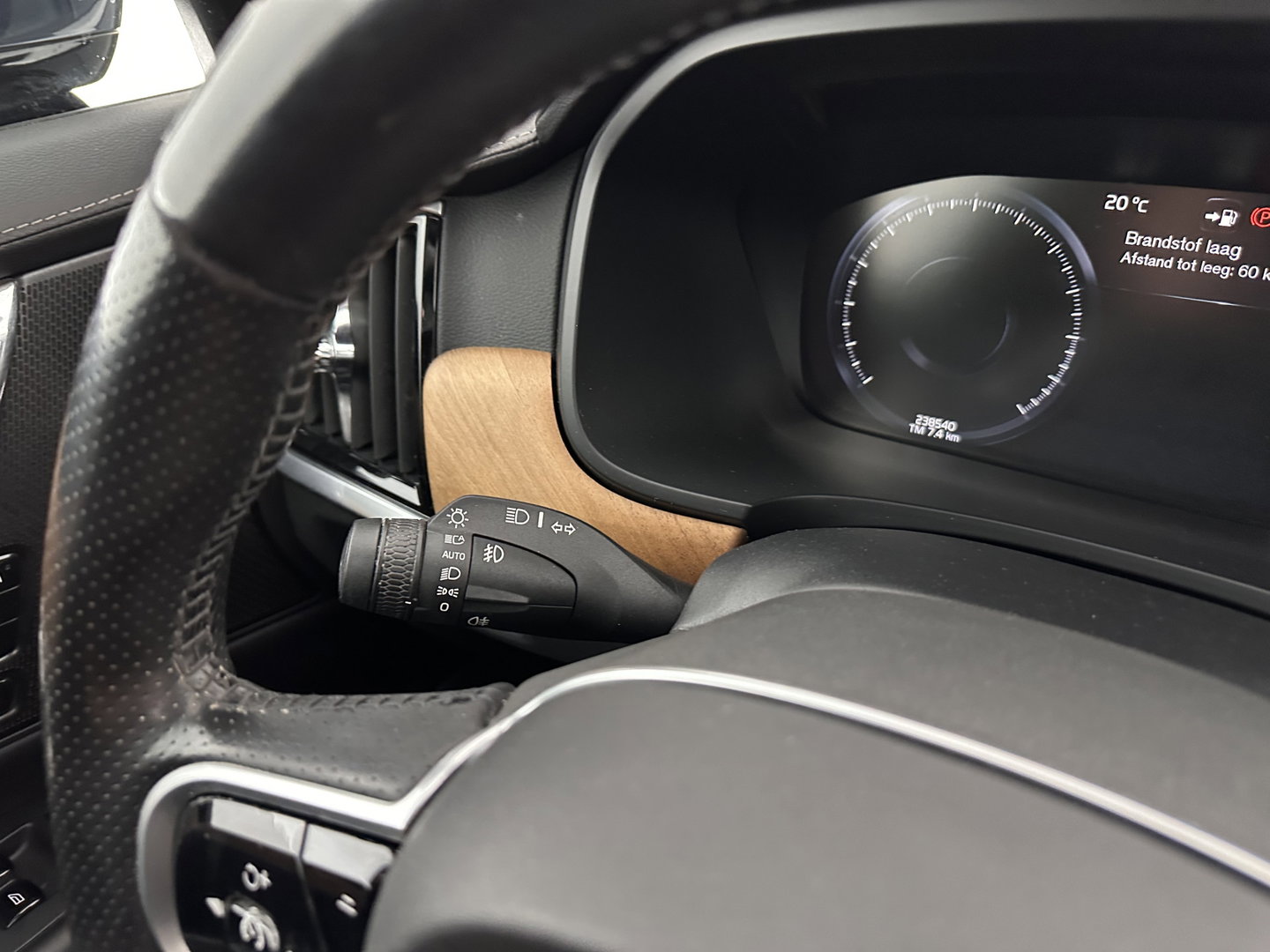 Volvo V90 2.0 D4 Momentum Pro (INCL-BTW) Aut. *PANO | LEATHER | HEAD-UP | FULL-LED | MEMORY-PACK | HEATED-SPORTSEATS | BLINDSPOT | CAMERA | KEYLESS | DIGI-COCKPIT | PRIVACY-GLASS | NAVI-FULLMAP | ECC | LANE-ASSIST | 17"AL