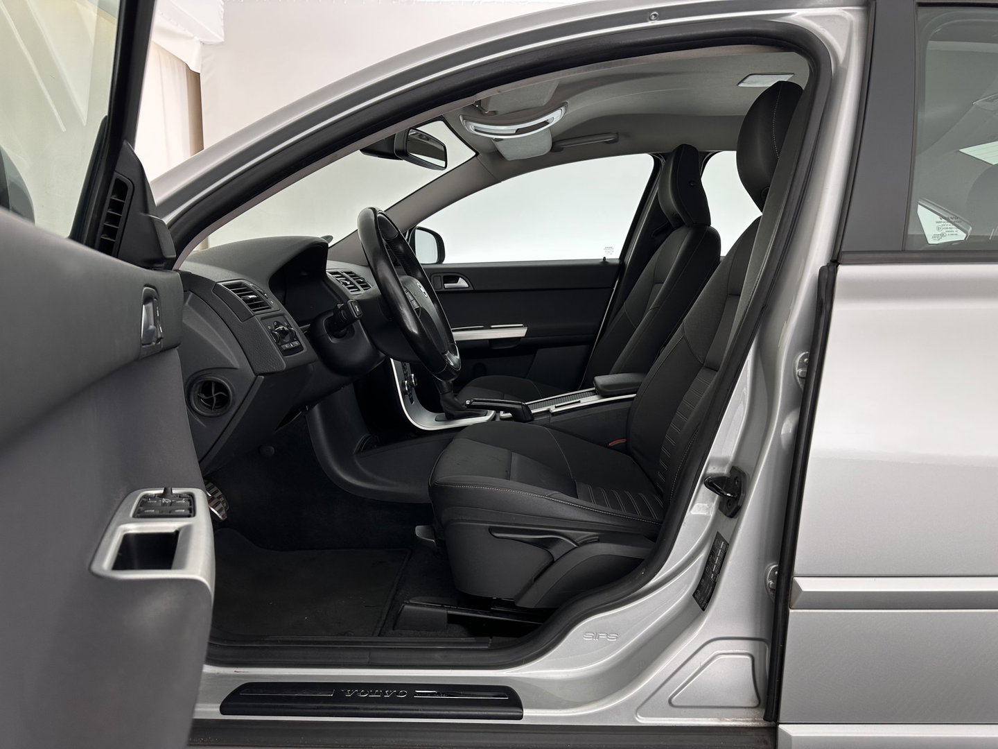 Volvo S40 1.6 D2 Sport *COMFORT-SEATS | ECC | TOWBAR | PDC | CRUISE | 17''ALU*