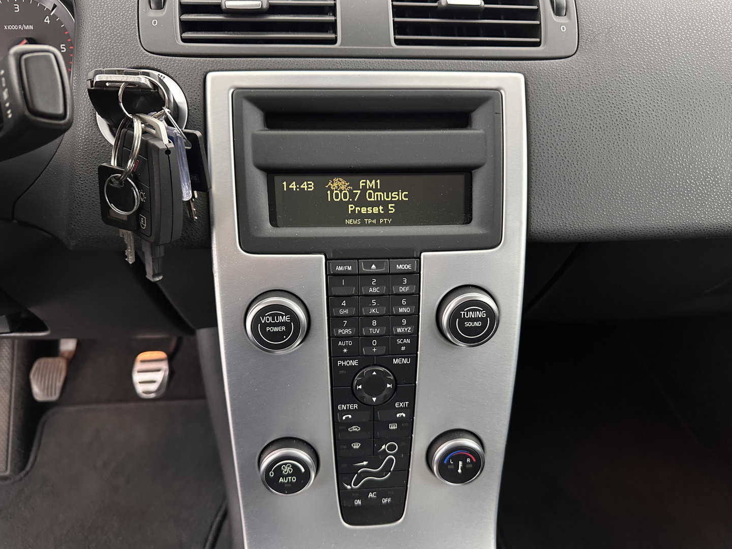 Volvo S40 1.6 D2 Sport *COMFORT-SEATS | ECC | TOWBAR | PDC | CRUISE | 17''ALU*