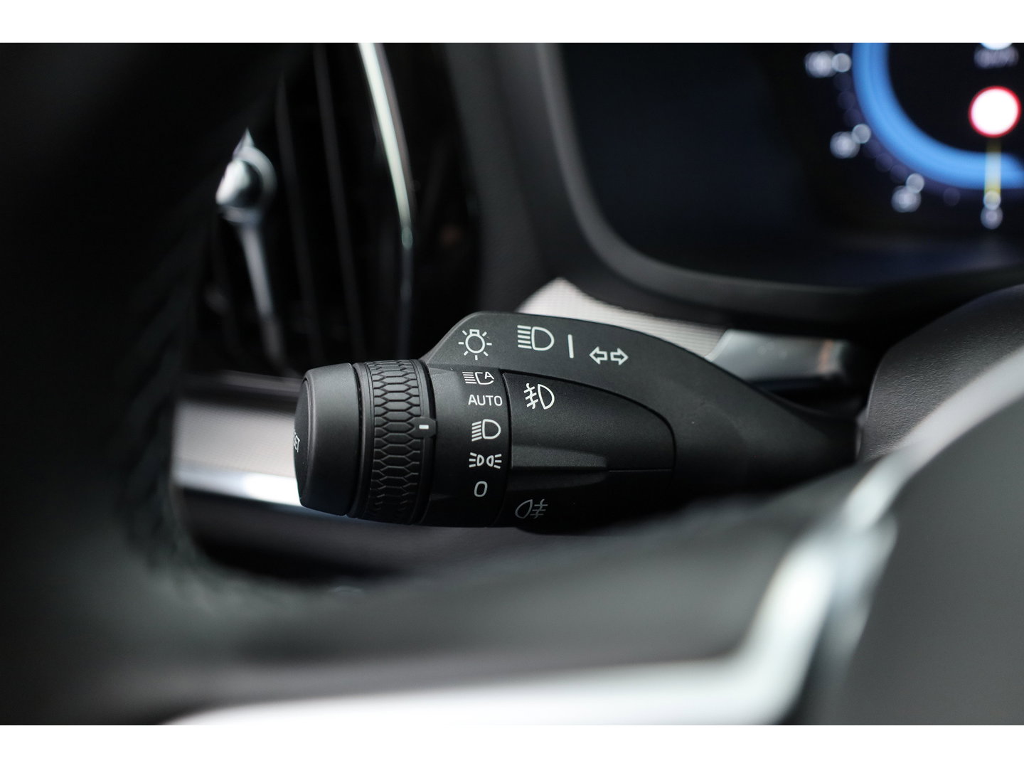 Volvo V60 2.0 T6 Plug-in hybrid AWD Plus Dark | 360 Cam | ACC | Blis | H&K Audio | Stoel 4 & Stuur verwarming | memory |