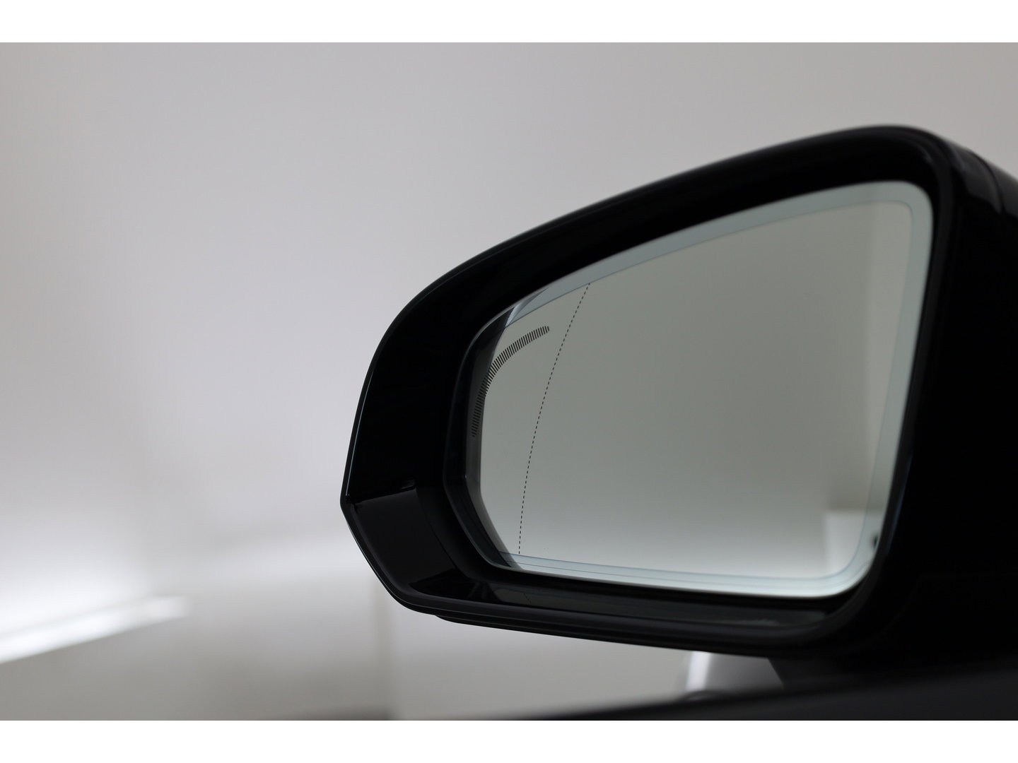 Volvo V60 2.0 T6 Plug-in hybrid AWD Plus Dark | 360 Cam | ACC | Blis | H&K Audio | Stoel 4 & Stuur verwarming | memory |