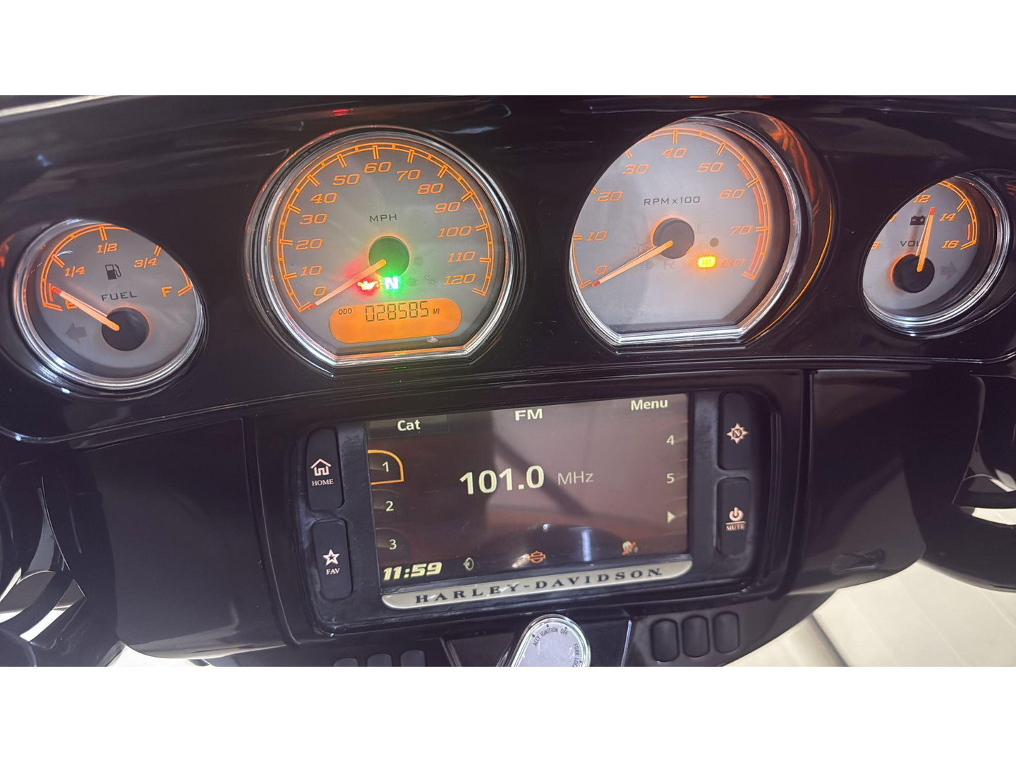 Harley Davidson 103 FLHXS Street Glide Special CVO Black-Out