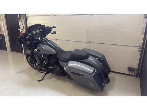 Harley Davidson 103 FLHXS Street Glide Special CVO Black-Out