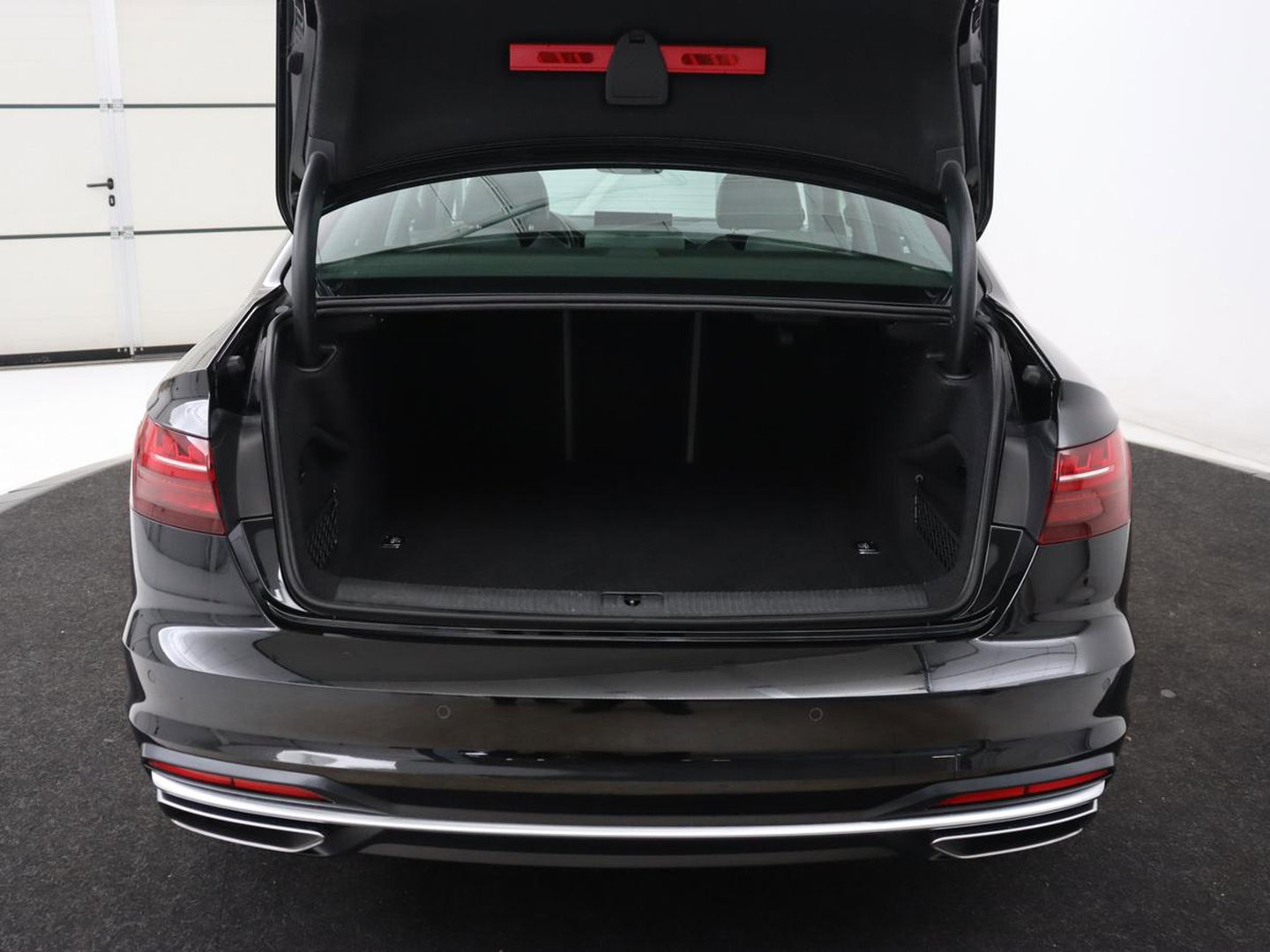 Audi A4 35 TFSI Business Edition | Leder | Stoelverwarming | Carplay | Virtual Cockpit | Navigatie | Full LED | Climate control | Bluetooth | Cruise control | Parkeerhulp