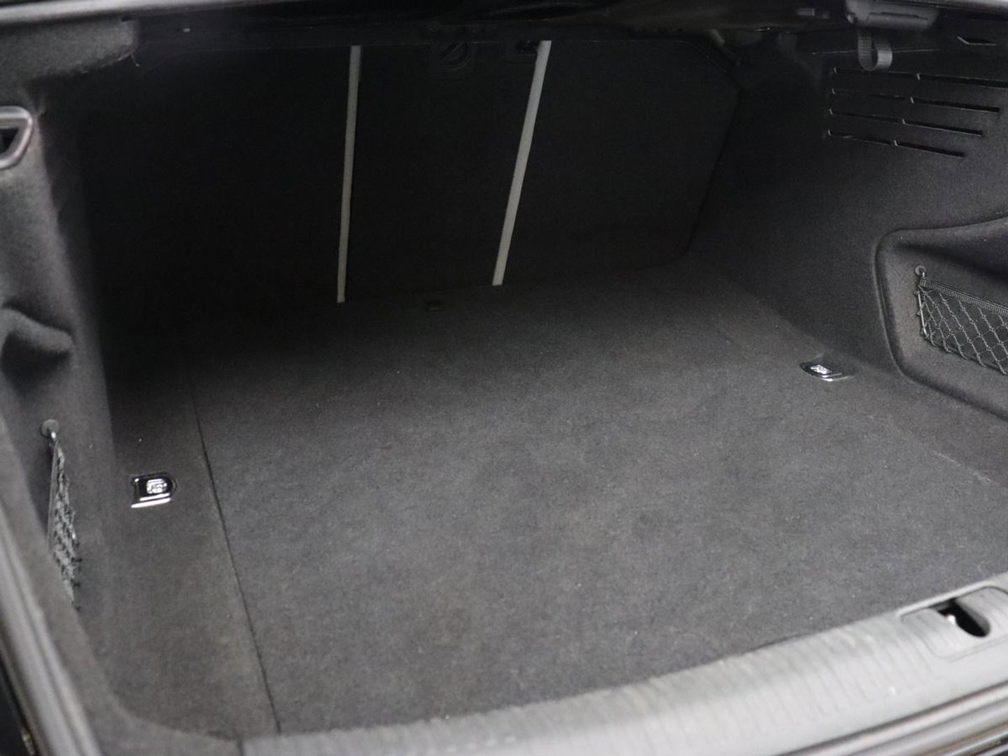 Audi A4 35 TFSI Business Edition | Leder | Stoelverwarming | Carplay | Virtual Cockpit | Navigatie | Full LED | Climate control | Bluetooth | Cruise control | Parkeerhulp