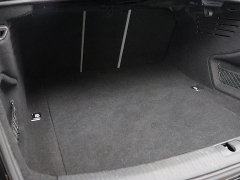 Audi A4 35 TFSI Business Edition | Leder | Stoelverwarming | Carplay | Virtual Cockpit | Navigatie | Full LED | Climate control | Bluetooth | Cruise control | Parkeerhulp