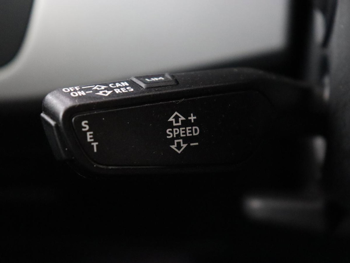 Audi A4 35 TFSI Business Edition | Leder | Stoelverwarming | Carplay | Virtual Cockpit | Navigatie | Full LED | Climate control | Bluetooth | Cruise control | Parkeerhulp