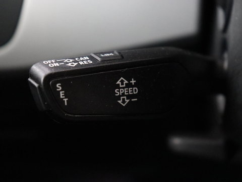 Audi A4 35 TFSI Business Edition | Leder | Stoelverwarming | Carplay | Virtual Cockpit | Navigatie | Full LED | Climate control | Bluetooth | Cruise control | Parkeerhulp