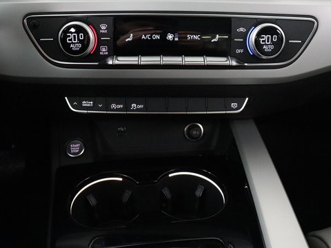 Audi A4 35 TFSI Business Edition | Leder | Stoelverwarming | Carplay | Virtual Cockpit | Navigatie | Full LED | Climate control | Bluetooth | Cruise control | Parkeerhulp