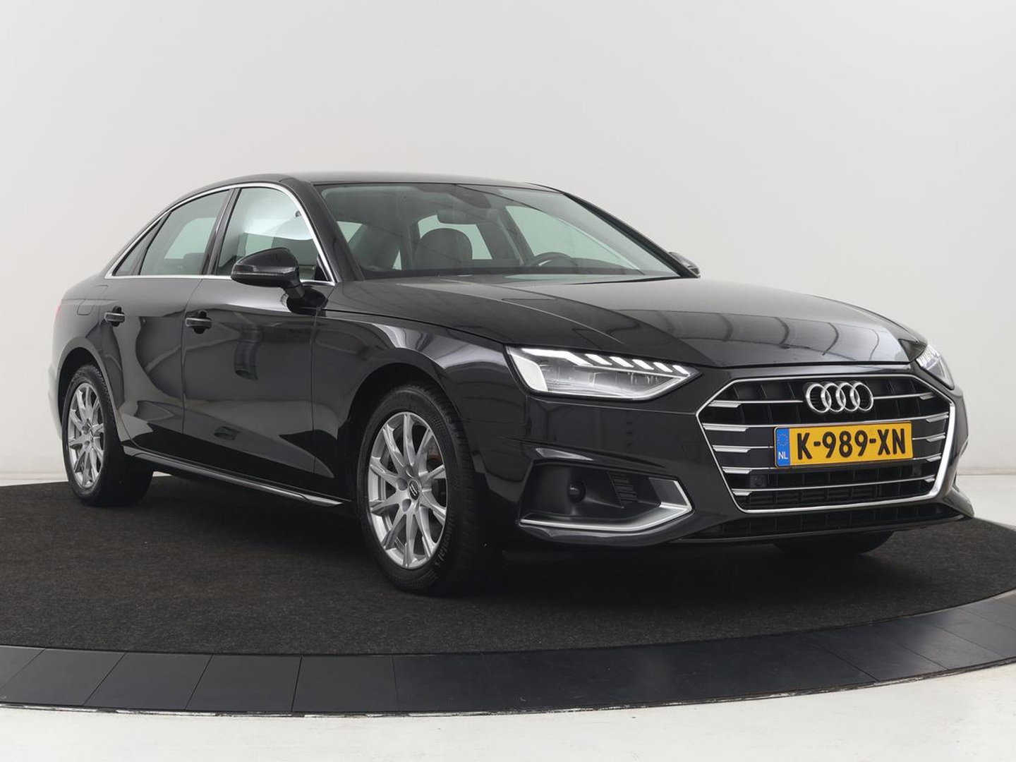 Audi A4 35 TFSI Business Edition | Leder | Stoelverwarming | Carplay | Virtual Cockpit | Navigatie | Full LED | Climate control | Bluetooth | Cruise control | Parkeerhulp