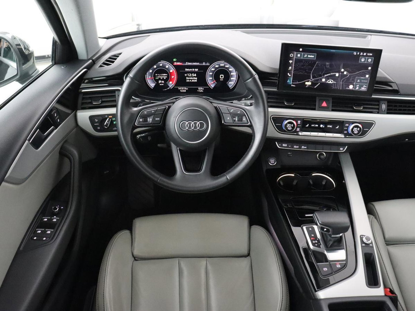 Audi A4 35 TFSI Business Edition | Leder | Stoelverwarming | Carplay | Virtual Cockpit | Navigatie | Full LED | Climate control | Bluetooth | Cruise control | Parkeerhulp