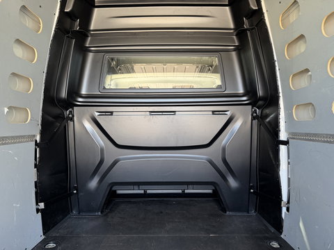 Iveco Daily 35S14V 2.3 automaat 410 L4H2 DC 6 persoons / vaste prijs rijklaar € 29.950 ex btw / ideale motorsport bus / euro 6 / bpm vrij / cruise en climate control / trekhaak 3500 kg !