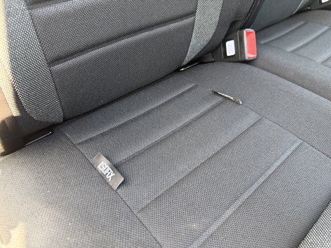 Iveco Daily 35S14V 2.3 automaat 410 L4H2 DC 6 persoons / vaste prijs rijklaar € 29.950 ex btw / ideale motorsport bus / euro 6 / bpm vrij / cruise en climate control / trekhaak 3500 kg !