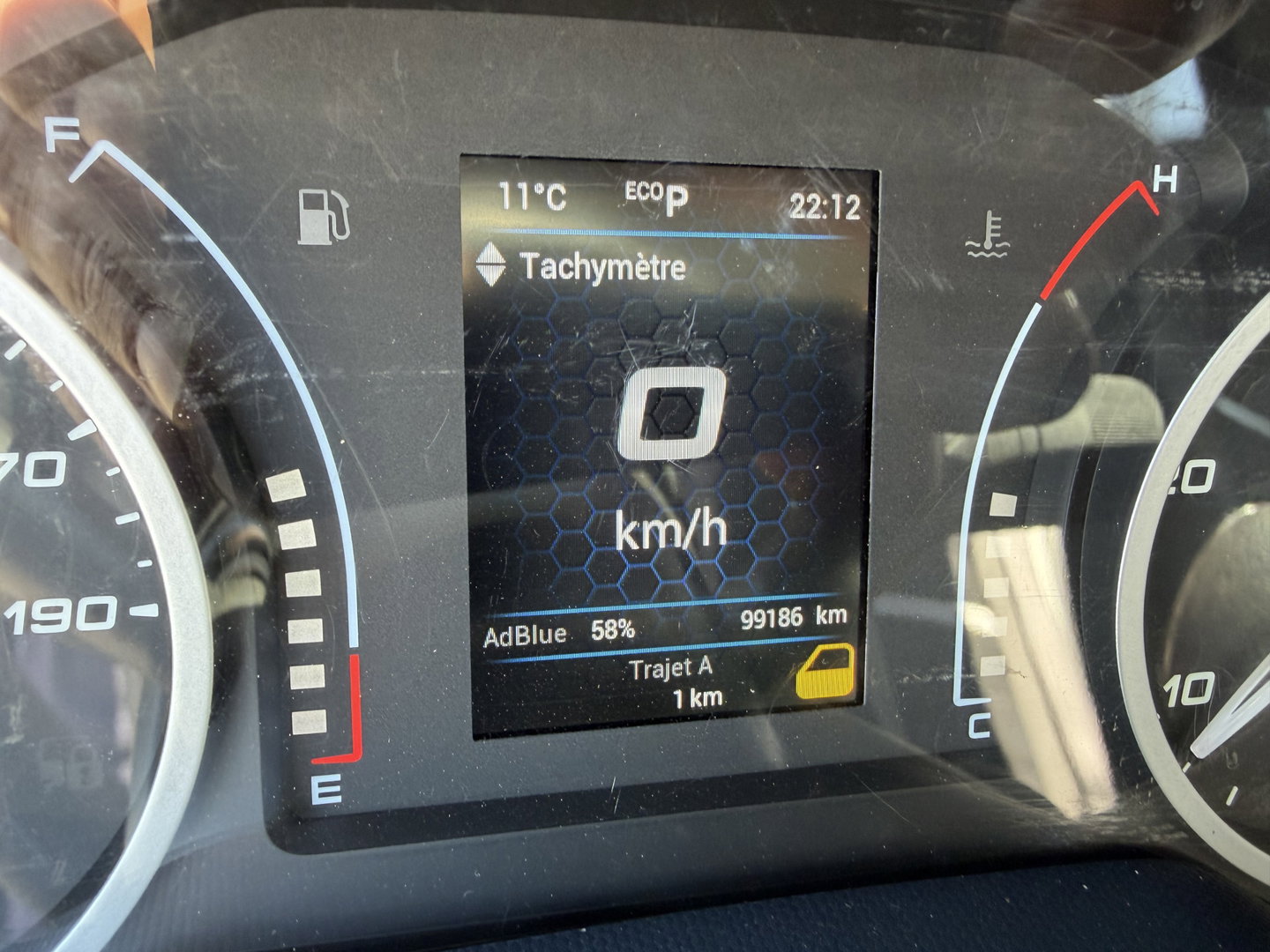 Iveco Daily 35S14V 2.3 automaat 410 L4H2 DC 6 persoons / vaste prijs rijklaar € 29.950 ex btw / ideale motorsport bus / euro 6 / bpm vrij / cruise en climate control / trekhaak 3500 kg !