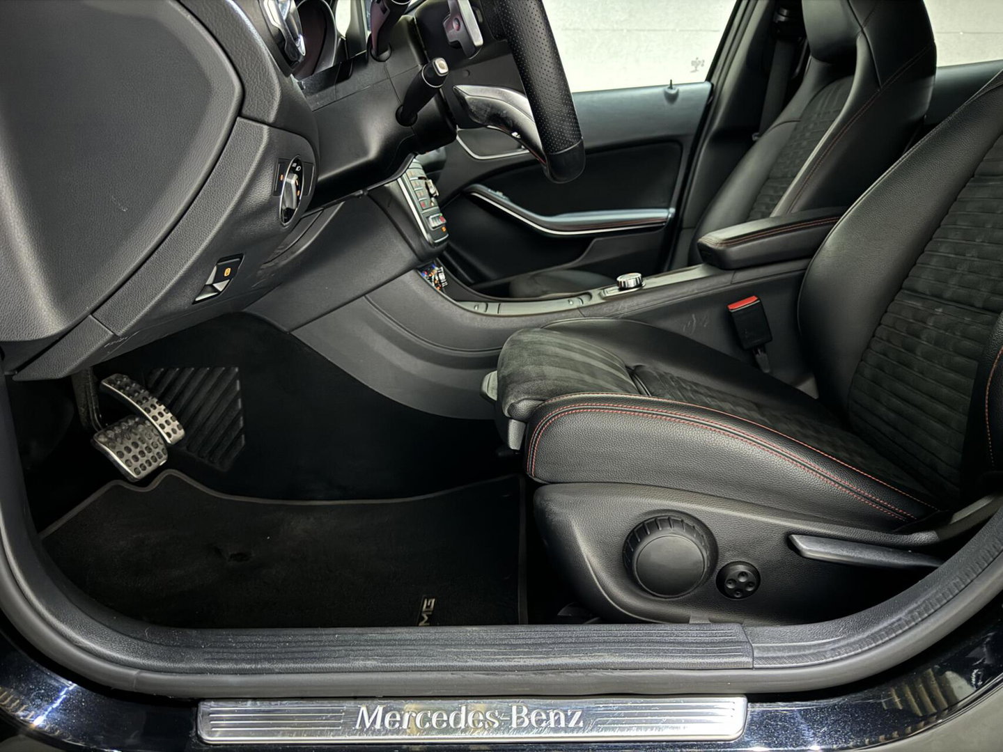 Mercedes-Benz GLA AMG Pano Carplay Navi Cruise Camera