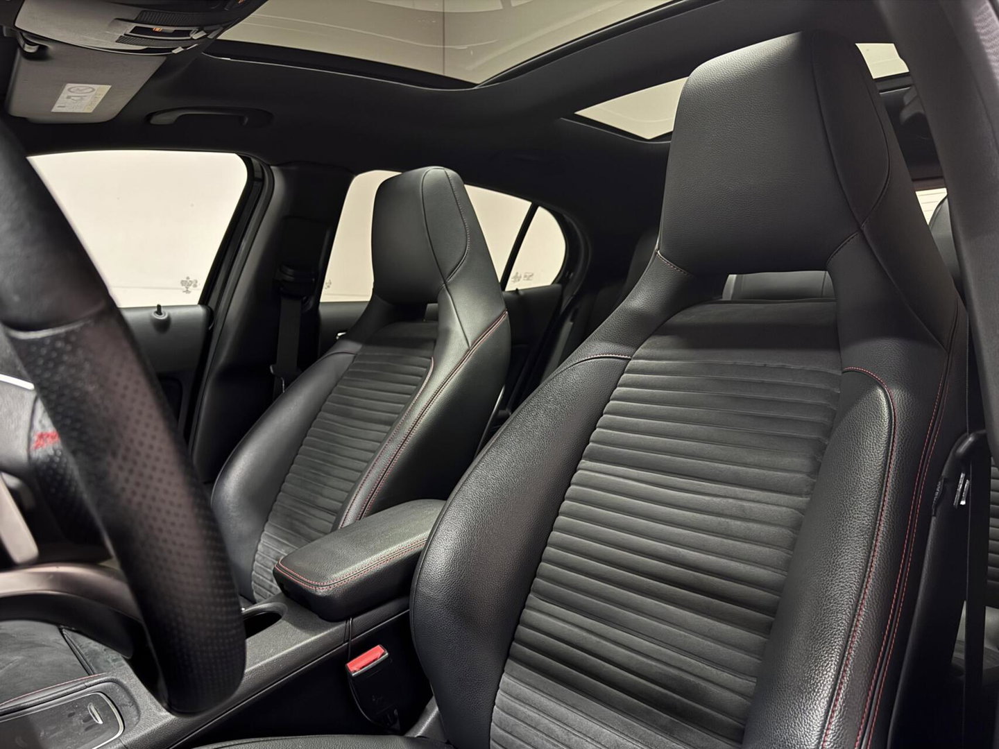 Mercedes-Benz GLA AMG Pano Carplay Navi Cruise Camera