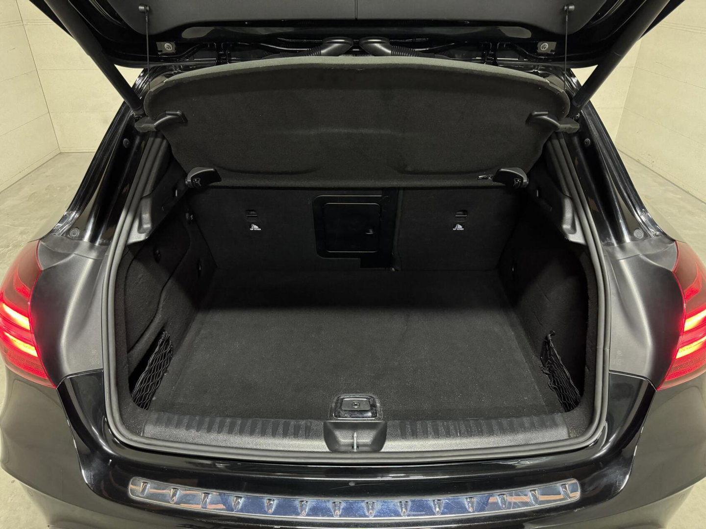 Mercedes-Benz GLA AMG Pano Carplay Navi Cruise Camera