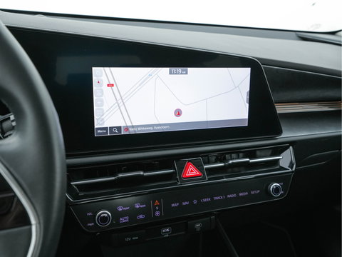 Kia Niro EV DynamicLine 64.8 kWh [ 3-Fase ] {SOH-100%} (INCL.BTW) *LEATHER-FABRIC | ADAPTIVE-CRUISE | DIGI-COCKPIT | KEYLESS | CAMERA | DAB | COMFORT-SEATS | SHIFT-PADDLES | ECC | PDC | 17''ALU*