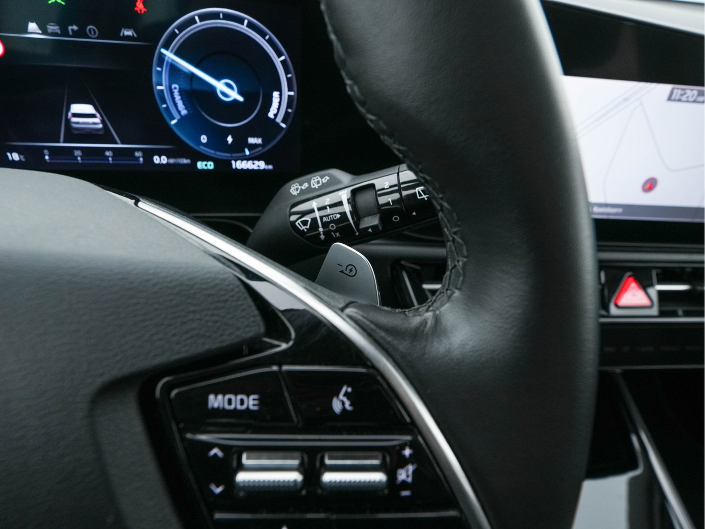 Kia Niro EV DynamicLine 64.8 kWh [ 3-Fase ] {SOH-100%} (INCL.BTW) *LEATHER-FABRIC | ADAPTIVE-CRUISE | DIGI-COCKPIT | KEYLESS | CAMERA | DAB | COMFORT-SEATS | SHIFT-PADDLES | ECC | PDC | 17''ALU*