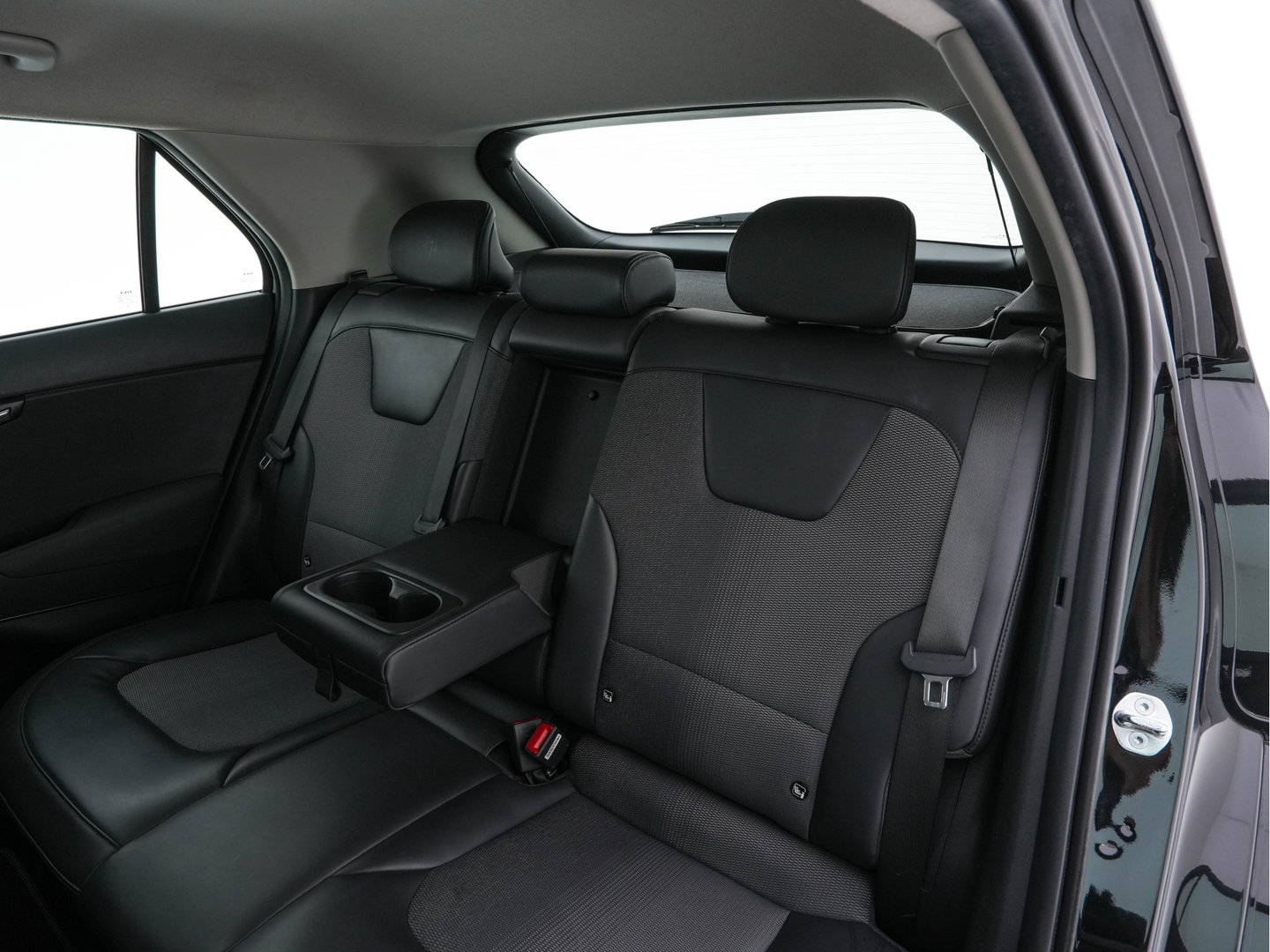 Kia Niro EV DynamicLine 64.8 kWh [ 3-Fase ] {SOH-100%} (INCL.BTW) *LEATHER-FABRIC | ADAPTIVE-CRUISE | DIGI-COCKPIT | KEYLESS | CAMERA | DAB | COMFORT-SEATS | SHIFT-PADDLES | ECC | PDC | 17''ALU*