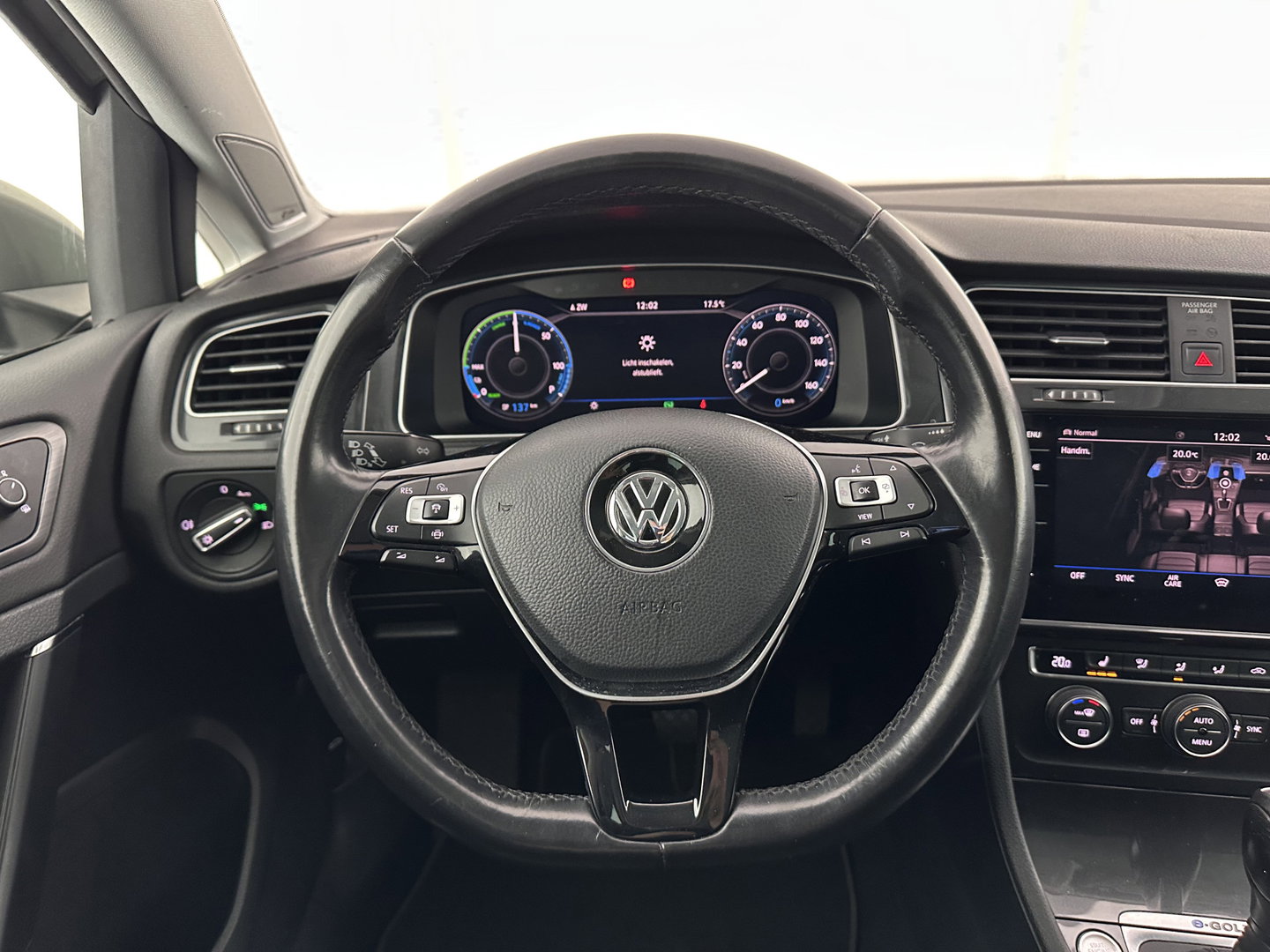 Volkswagen e-Golf E-DITION (INCL-BTW) *HEATPUMP | LEATHER | ADAPTIVE-CRUISE | FULL-LED | DYNAUDIO | DIGI-COCKPIT | NAVI-FULLMAP | CAMERA | KEYLESS | AMBIENT-LIGHT | DAB | ECC | CCS-FASTLOADER | PDC | 17''ALU*