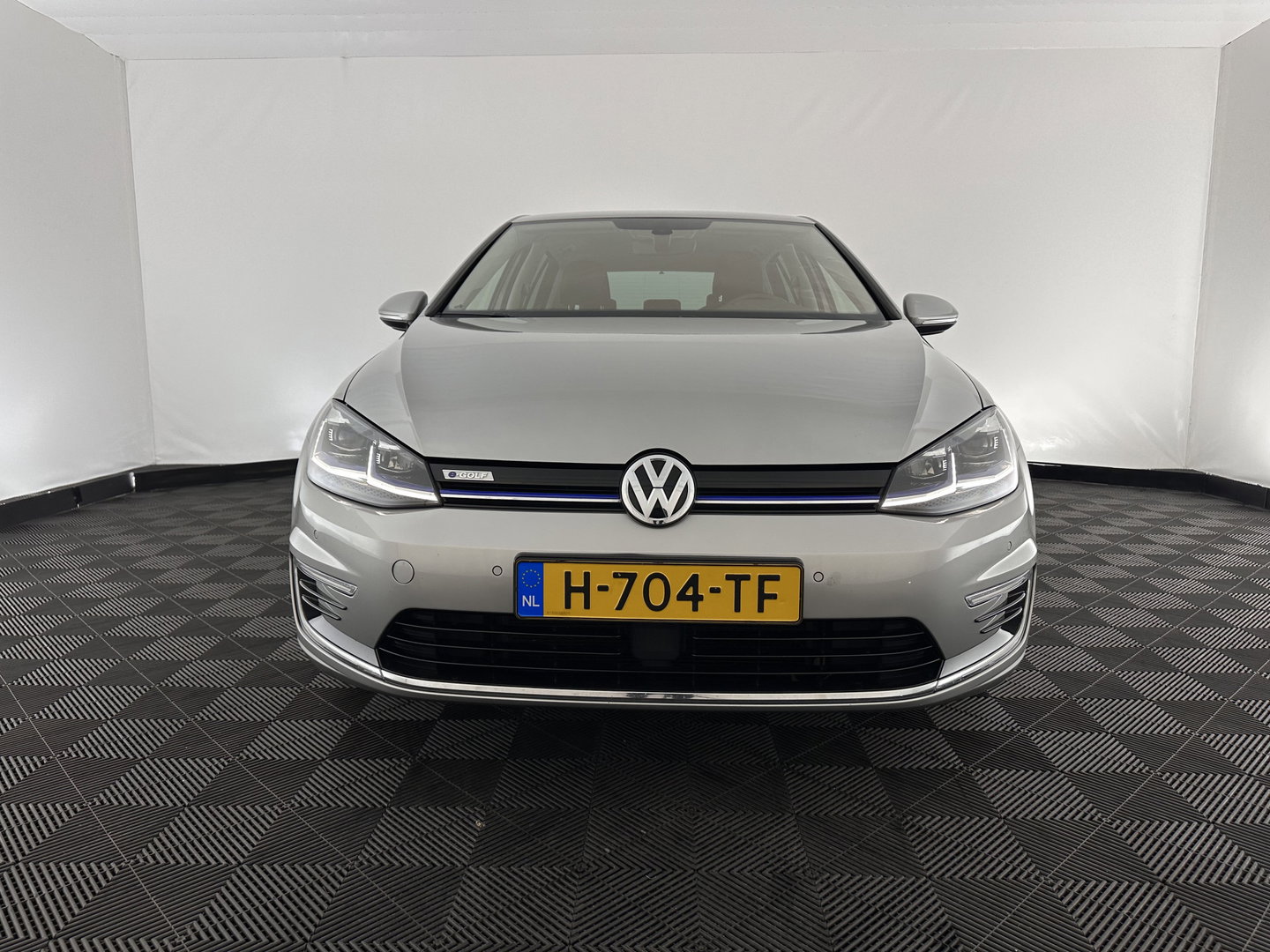 Volkswagen e-Golf E-DITION (INCL-BTW) *HEATPUMP | LEATHER | ADAPTIVE-CRUISE | FULL-LED | DYNAUDIO | DIGI-COCKPIT | NAVI-FULLMAP | CAMERA | KEYLESS | AMBIENT-LIGHT | DAB | ECC | CCS-FASTLOADER | PDC | 17''ALU*
