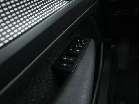 Volvo XC40 Recharge P8 AWD R-Design [ 3-Fase ] (INCL.BTW) Aut. *PANO | LEATHER-ALCANTARA | ADAPTIVE-CRUISE | DIGI-COCKPIT | FULL-LED | CAMERA | NAVI-FULLMAP | ECC | PDC | KEYLESS | HEATED-SPORTSEATS | TOWBAR | 19''ALU*