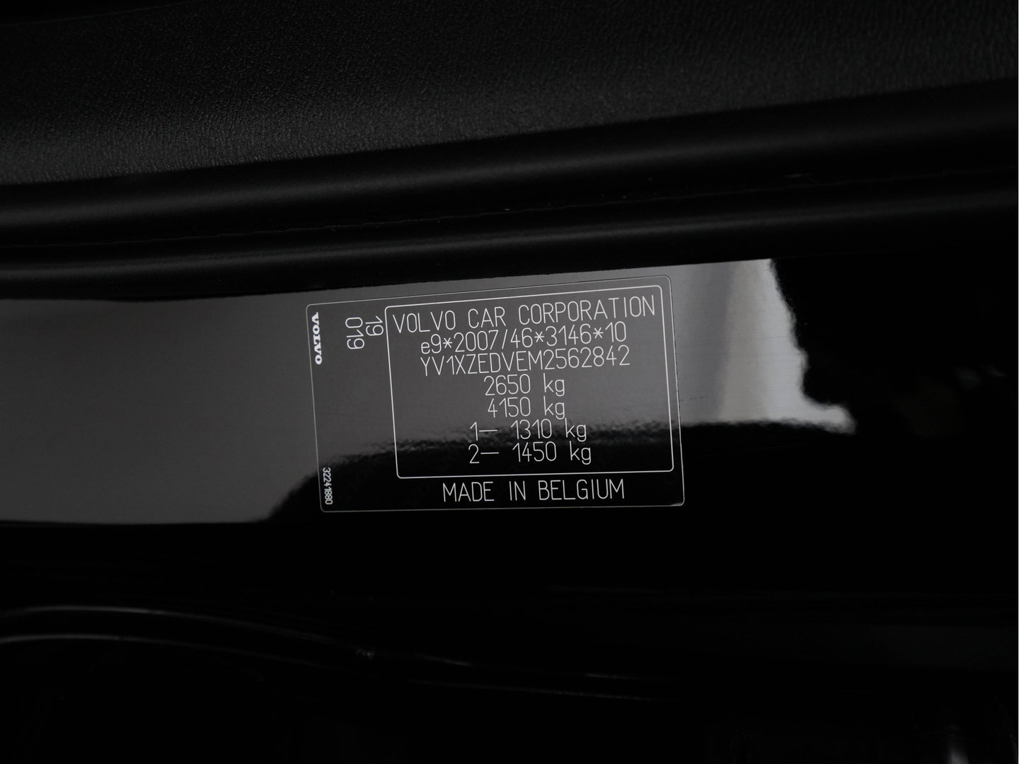 Volvo XC40 Recharge P8 AWD R-Design [ 3-Fase ] (INCL.BTW) Aut. *PANO | LEATHER-ALCANTARA | ADAPTIVE-CRUISE | DIGI-COCKPIT | FULL-LED | CAMERA | NAVI-FULLMAP | ECC | PDC | KEYLESS | HEATED-SPORTSEATS | TOWBAR | 19''ALU*