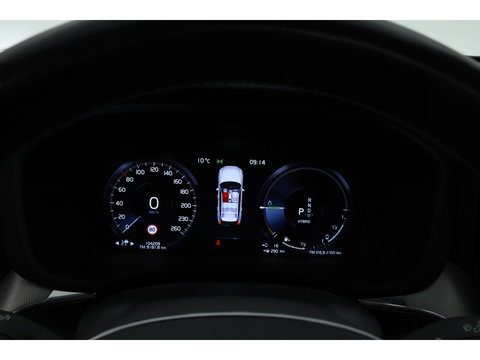 Volvo XC60 2.0 T8 AWD R-Design | polestar engineered | Trekhaak | 21 inch | Head-up | 360 camera | H&K Audio | Sportstoelen |