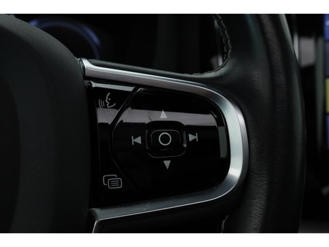 Volvo XC60 2.0 T8 AWD R-Design | polestar engineered | Trekhaak | 21 inch | Head-up | 360 camera | H&K Audio | Sportstoelen |