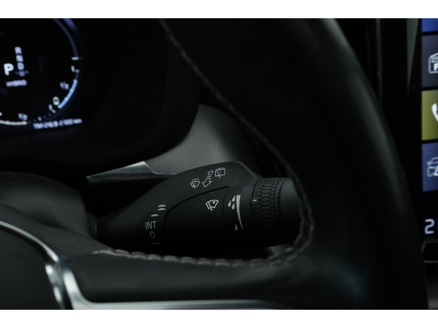 Volvo XC60 2.0 T8 AWD R-Design | polestar engineered | Trekhaak | 21 inch | Head-up | 360 camera | H&K Audio | Sportstoelen |