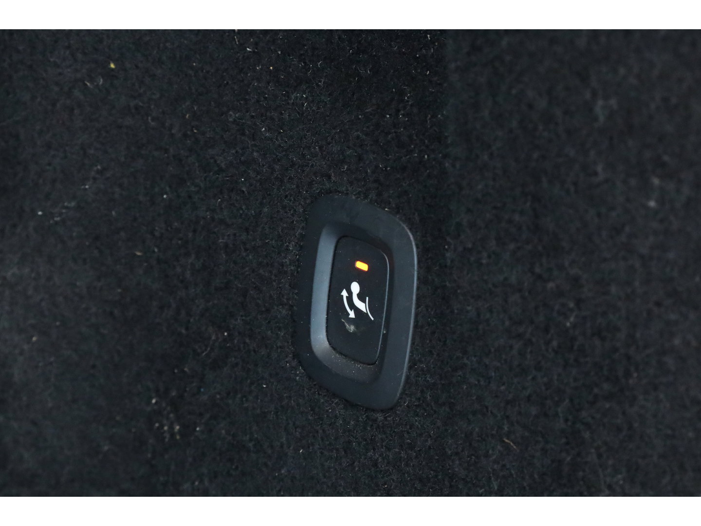 Volvo XC60 2.0 T8 AWD R-Design | polestar engineered | Trekhaak | 21 inch | Head-up | 360 camera | H&K Audio | Sportstoelen |