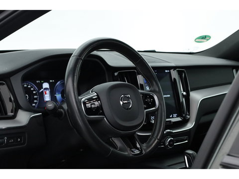 Volvo XC60 2.0 T8 AWD R-Design | polestar engineered | Trekhaak | 21 inch | Head-up | 360 camera | H&K Audio | Sportstoelen |
