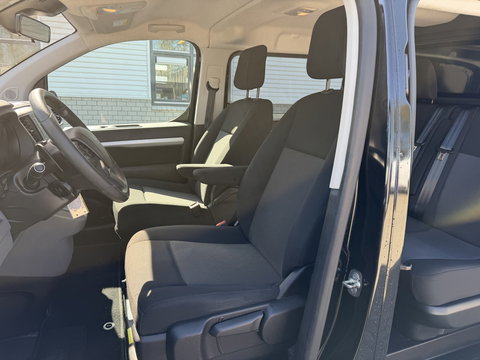 Peugeot Expert 2.0 BlueHDI 177pk automaat S&S L3H1 DC 5 persoons / vaste prijs rijklaar € 27.950 ex btw / lease vanaf € 456 / dubbele schuifdeur / euro 6 / bpm vrij / airco / cruise / navi / trekhaak !