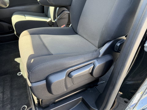 Peugeot Expert 2.0 BlueHDI 177pk automaat S&S L3H1 DC 5 persoons / vaste prijs rijklaar € 27.950 ex btw / lease vanaf € 456 / dubbele schuifdeur / euro 6 / bpm vrij / airco / cruise / navi / trekhaak !