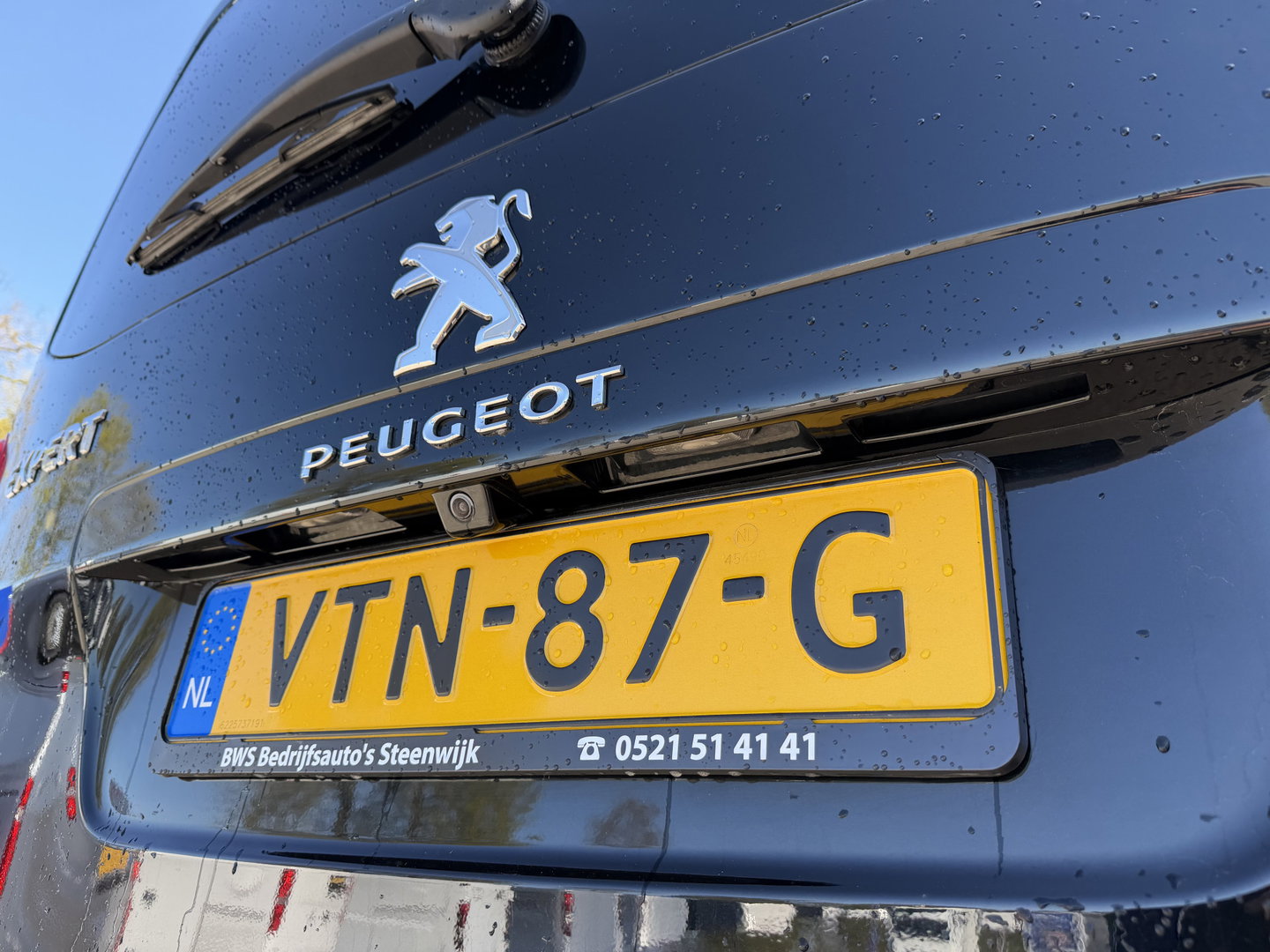 Peugeot Expert 2.0 BlueHDI 177pk automaat S&S L3H1 DC 5 persoons / vaste prijs rijklaar € 27.950 ex btw / lease vanaf € 456 / dubbele schuifdeur / euro 6 / bpm vrij / airco / cruise / navi / trekhaak !