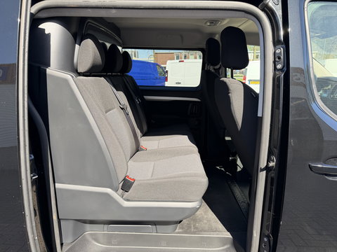 Peugeot Expert 2.0 BlueHDI 177pk automaat S&S L3H1 DC 5 persoons / vaste prijs rijklaar € 27.950 ex btw / lease vanaf € 456 / dubbele schuifdeur / euro 6 / bpm vrij / airco / cruise / navi / trekhaak !