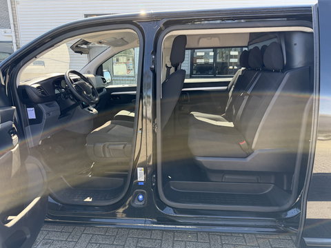 Peugeot Expert 2.0 BlueHDI 177pk automaat S&S L3H1 DC 5 persoons / vaste prijs rijklaar € 27.950 ex btw / lease vanaf € 456 / dubbele schuifdeur / euro 6 / bpm vrij / airco / cruise / navi / trekhaak !