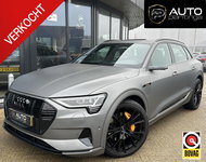 Audi e-tron - e-tron 55 quattro 95 kWh BOMVOL | SOH 89% | DEALERONDERHOUDEN | PANO | Audi Virtual Mirrors | Virtual Cockpit | Lederen Sportstoelen | Elektrische Stoel | B&O | 360 Camera |  2 Sleutels | Betreft een Wrap, Originele kleur is Antigua Blue Metallic |