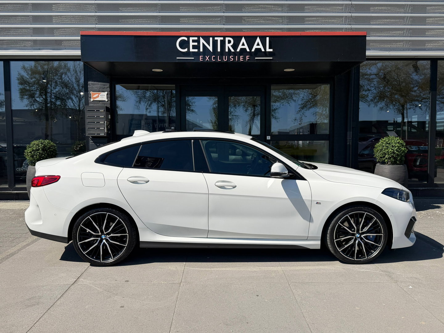 BMW 2 Serie Gran Coupé 218i High Exe M-Sport|Pano|Harman&Kardon|M-Stoelen|Keyless|Carplay|Camera