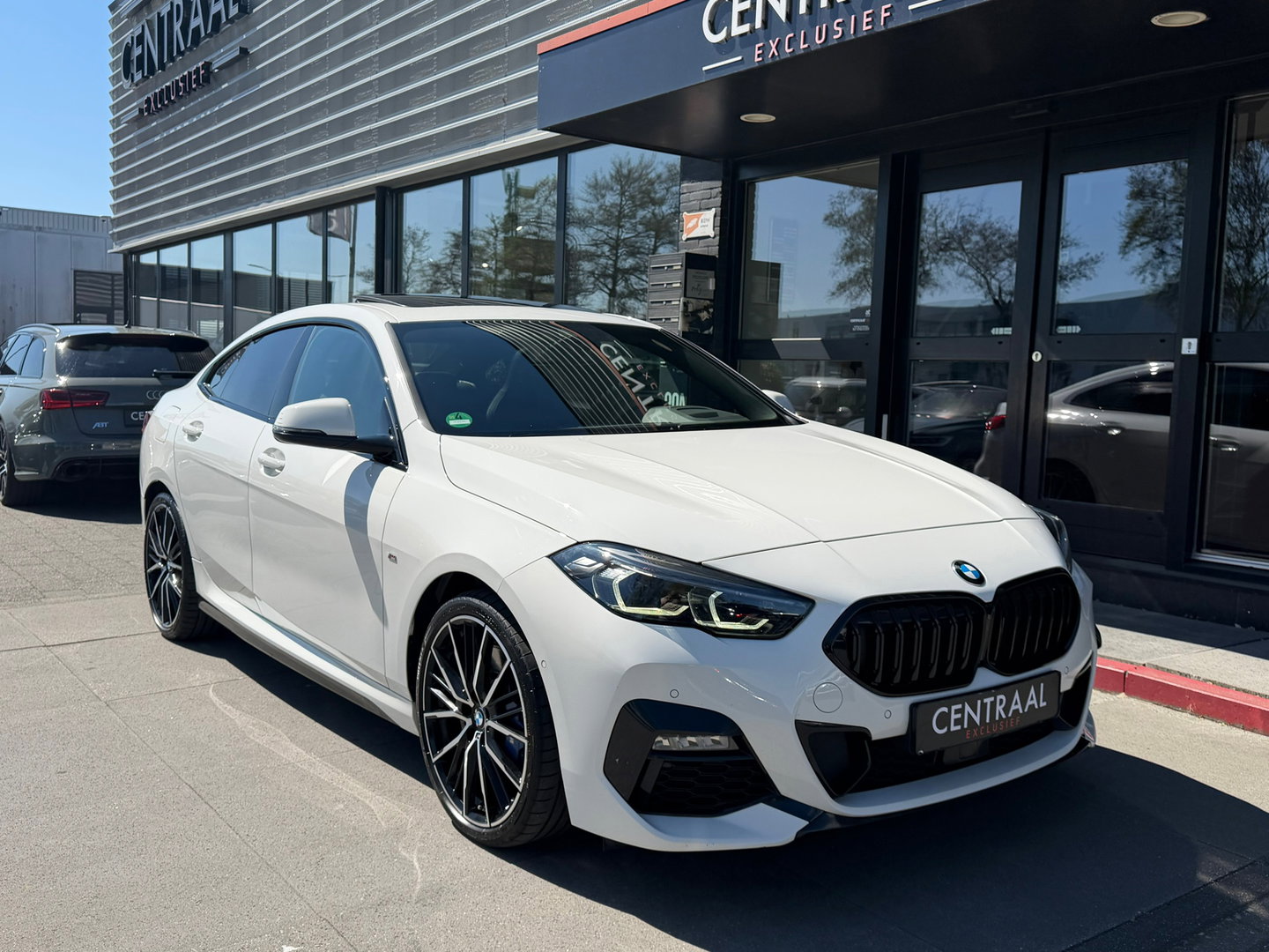 BMW 2 Serie Gran Coupé 218i High Exe M-Sport|Pano|Harman&Kardon|M-Stoelen|Keyless|Carplay|Camera